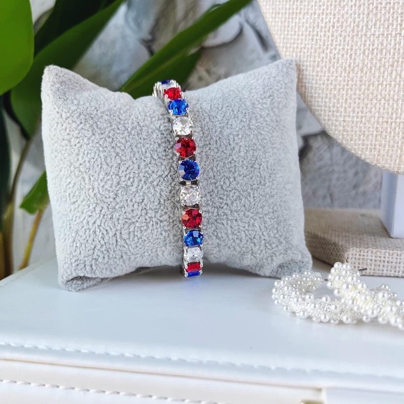 Freedom MINI Impression Bracelet - Picture 5 of 6